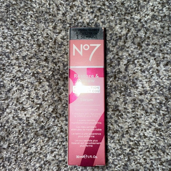 No 7 restore and renew serum - Picture 2 of 6